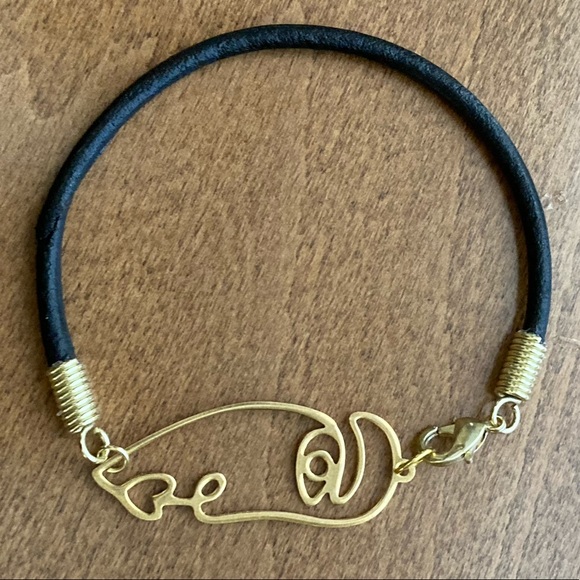 Abstract Face Pendant Bracelet with Leather Strap - Picture 10 of 12